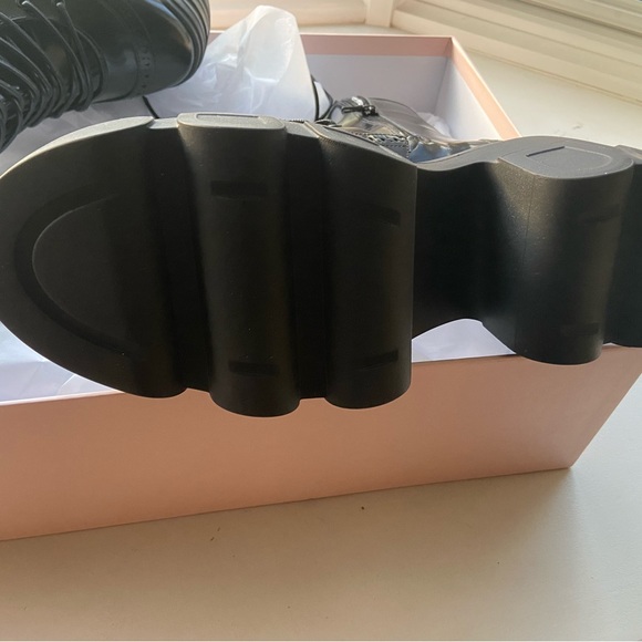 **Simone Rocha - New -Track sole lace-up, black patent-leather brogue boots - Picture 8 of 8